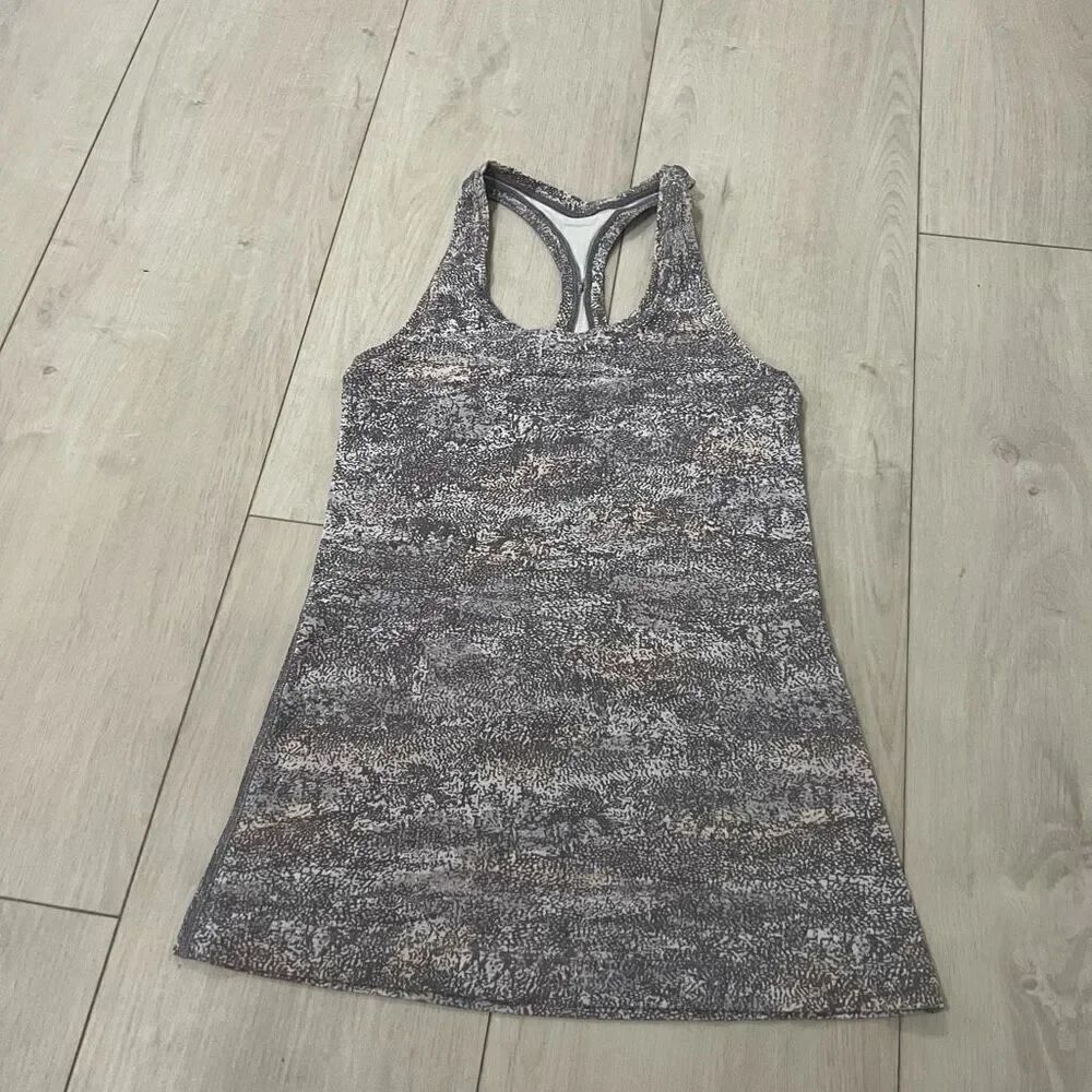 Lululemon women’s top size 4